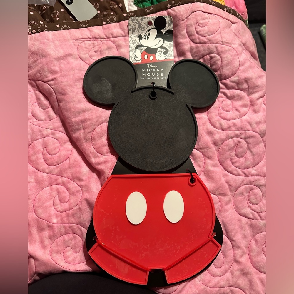 Disney Mickey Mouse 2 piece silicone trivet